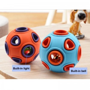 أدى اللعب العائمة الكلب